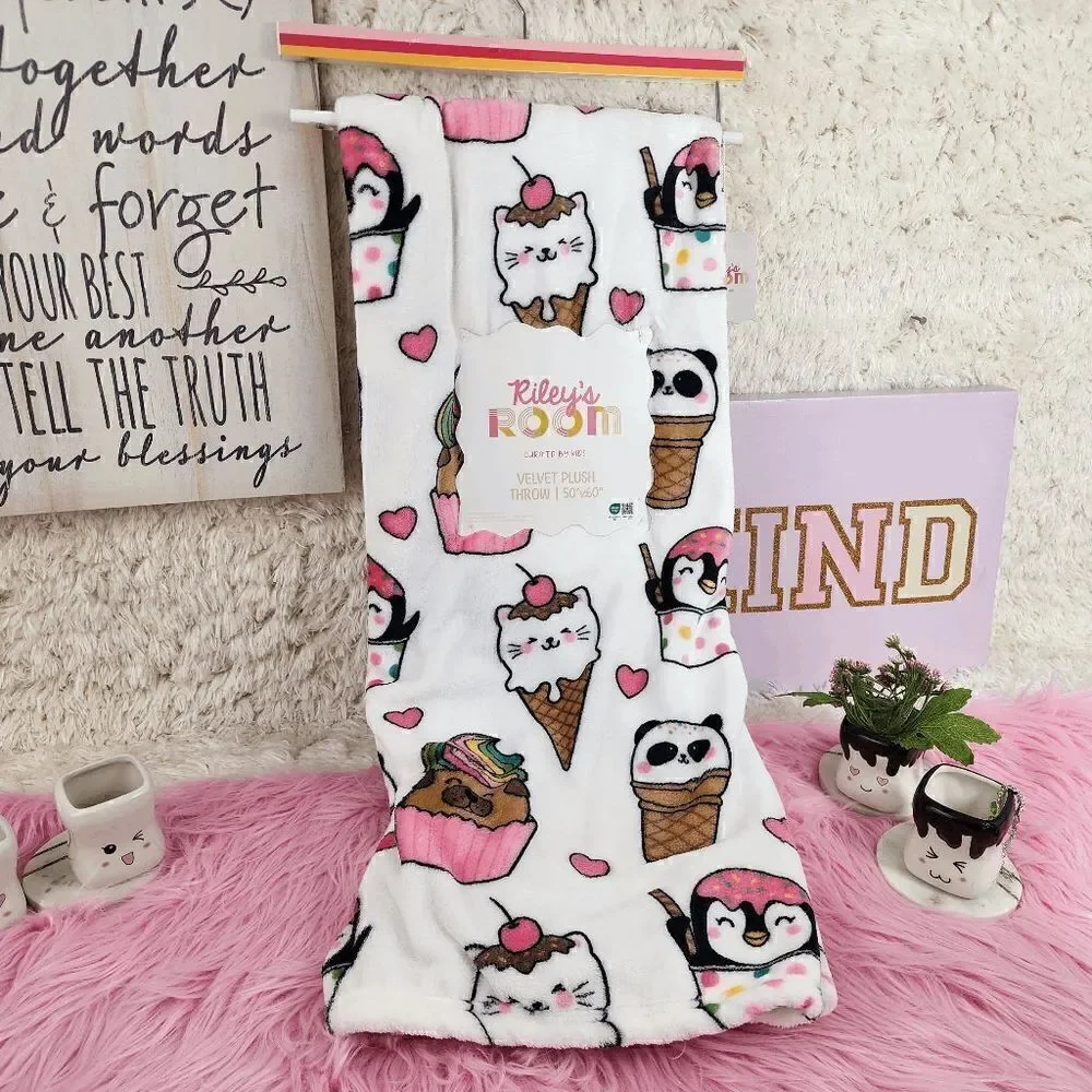 NWT Riley's Room Ice Cream Throw: Sweet Coziness NWT